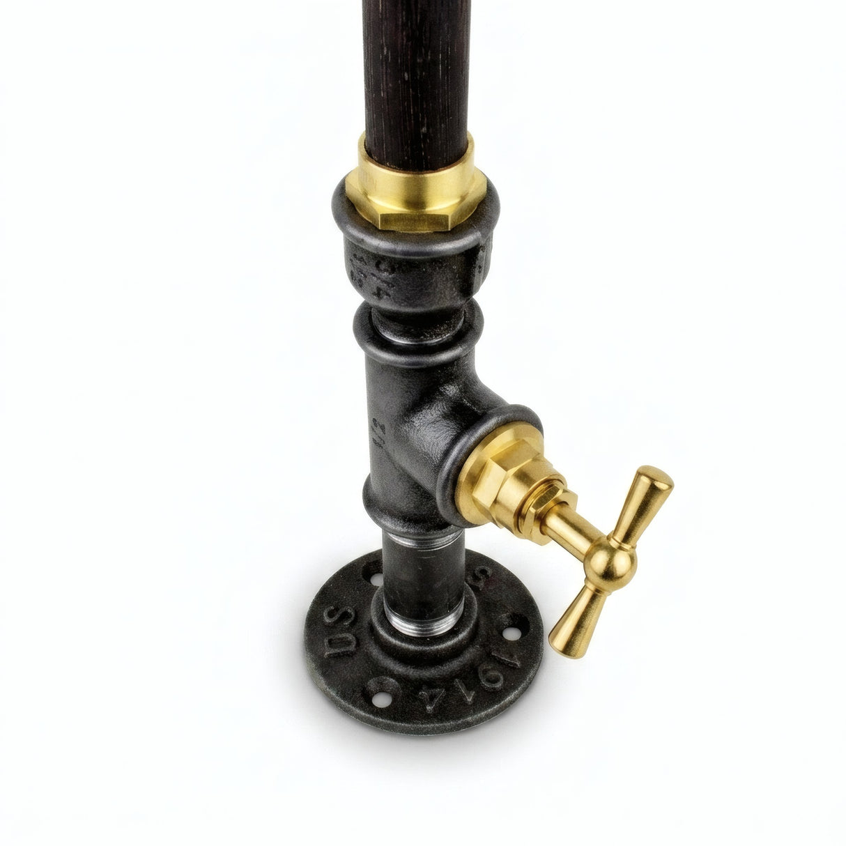 Świecznik Steampunk kran - zdjęcie produktu na białym tle 5
