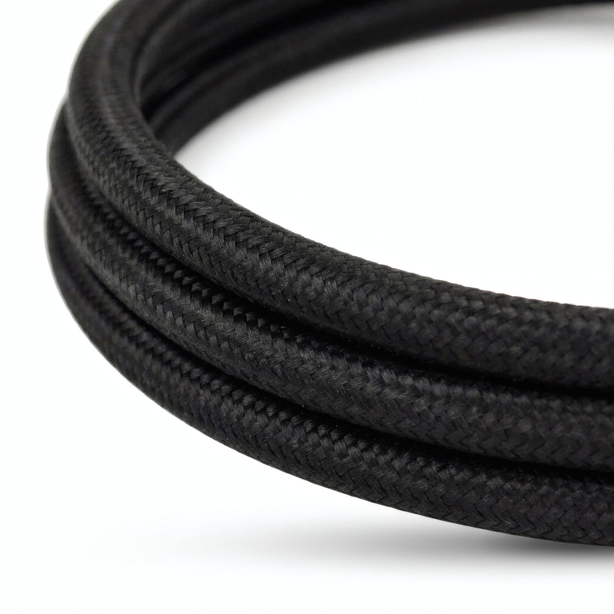 Czarny kabel elektryczny tekstylny - zdjęcie produktu na białym tle 6