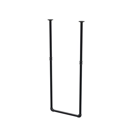 Wieszak na ubrania podwieszany do sufitu z rur stalowych malowanych na czarny mat Ø 27 mm — szerokość 46 cm, wysokość pod sufitem 123 cm, widok trzy czwarte na białym tle