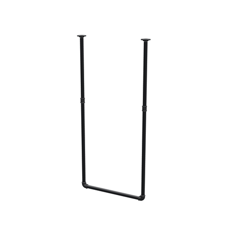 Wieszak na ubrania podwieszany do sufitu z rur stalowych malowanych na czarny mat Ø 27 mm — szerokość 56 cm, wysokość pod sufitem 123 cm, widok trzy czwarte na białym tle