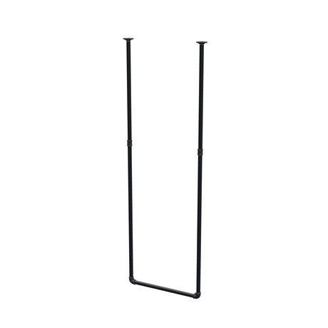 Wieszak na ubrania podwieszany do sufitu z rur stalowych malowanych na czarny mat Ø 27 mm — szerokość 56 cm, wysokość pod sufitem 173 cm, widok trzy czwarte na białym tle