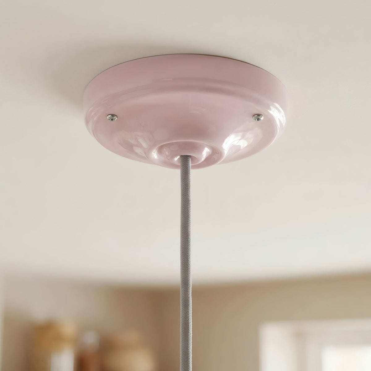 Porcelanowa rozeta z zestawem mocującym, Ø 105 mm — Antyczny róż
