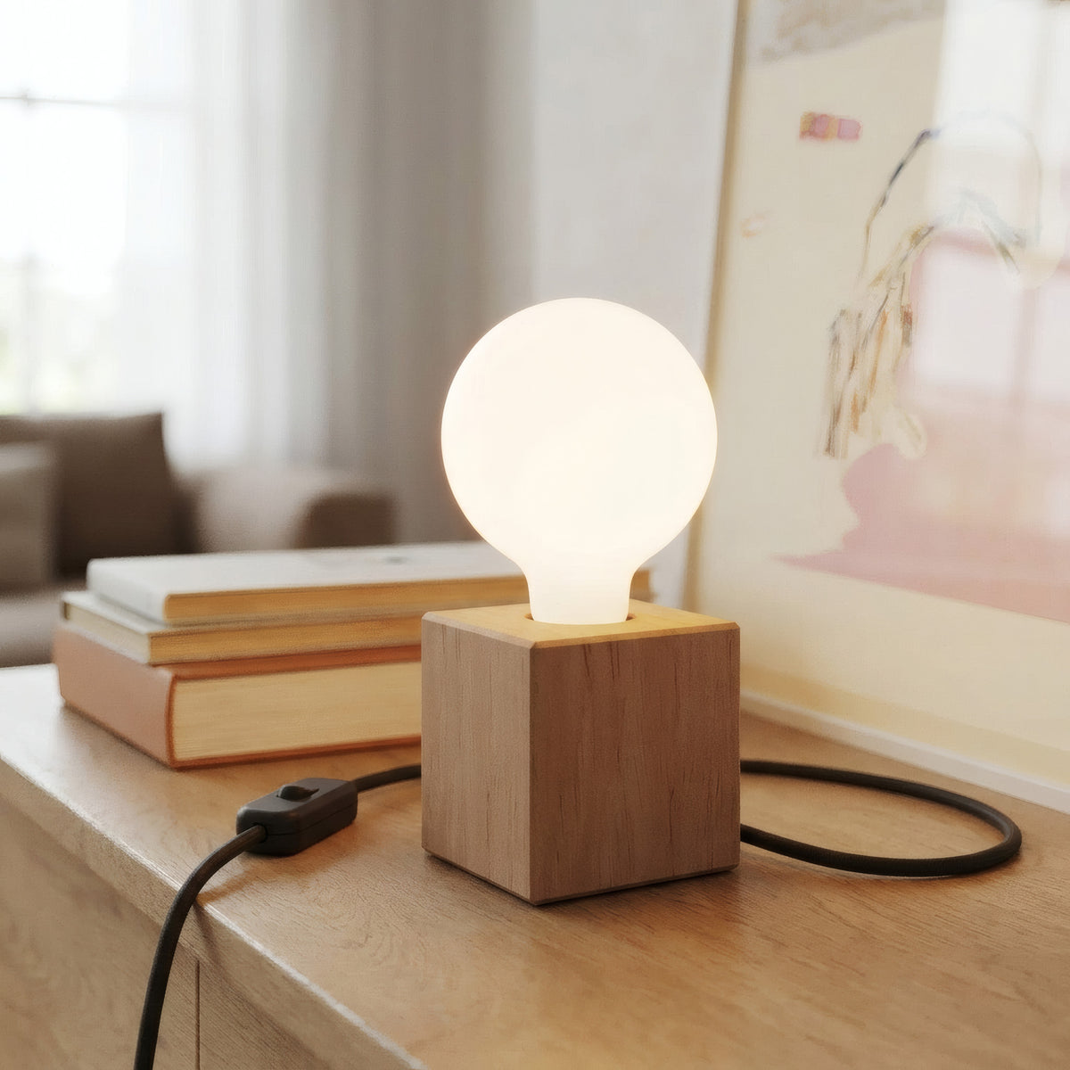 Drewniana podstawa lampy w kształcie kostki do oprawki E27